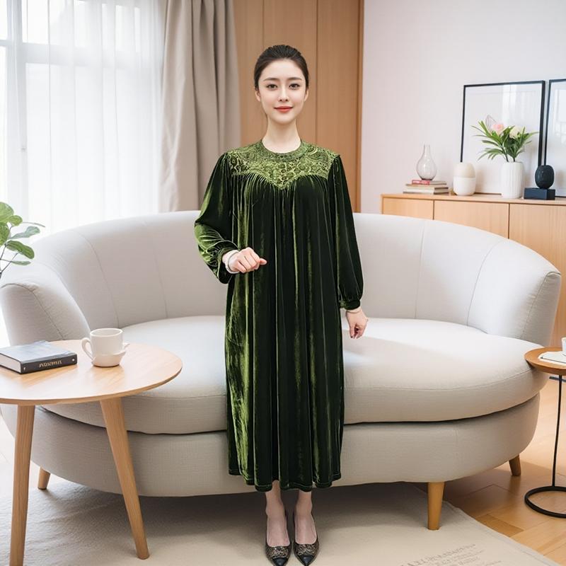 时尚妈妈丝绒连衣裙秋季新款加肥