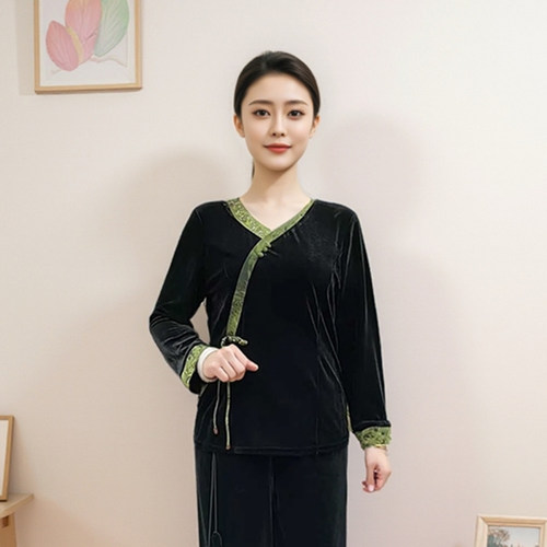 小衫套装中老年妈妈秋季丝绒上衣