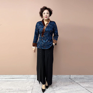 中老年妈妈春秋新款复古盘扣长袖上衣妈妈洋气宽松马蹄袖打底衫女
