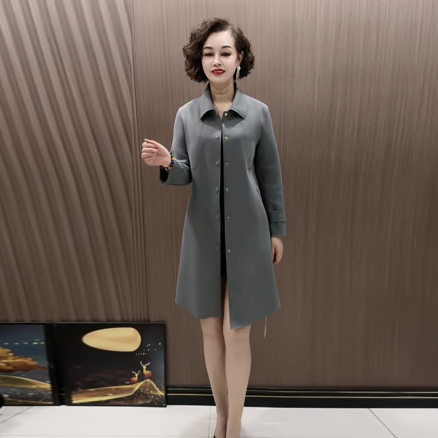 高档空气棉风衣2026春装新款时尚妈妈翻领中长款纯色50岁女外套潮