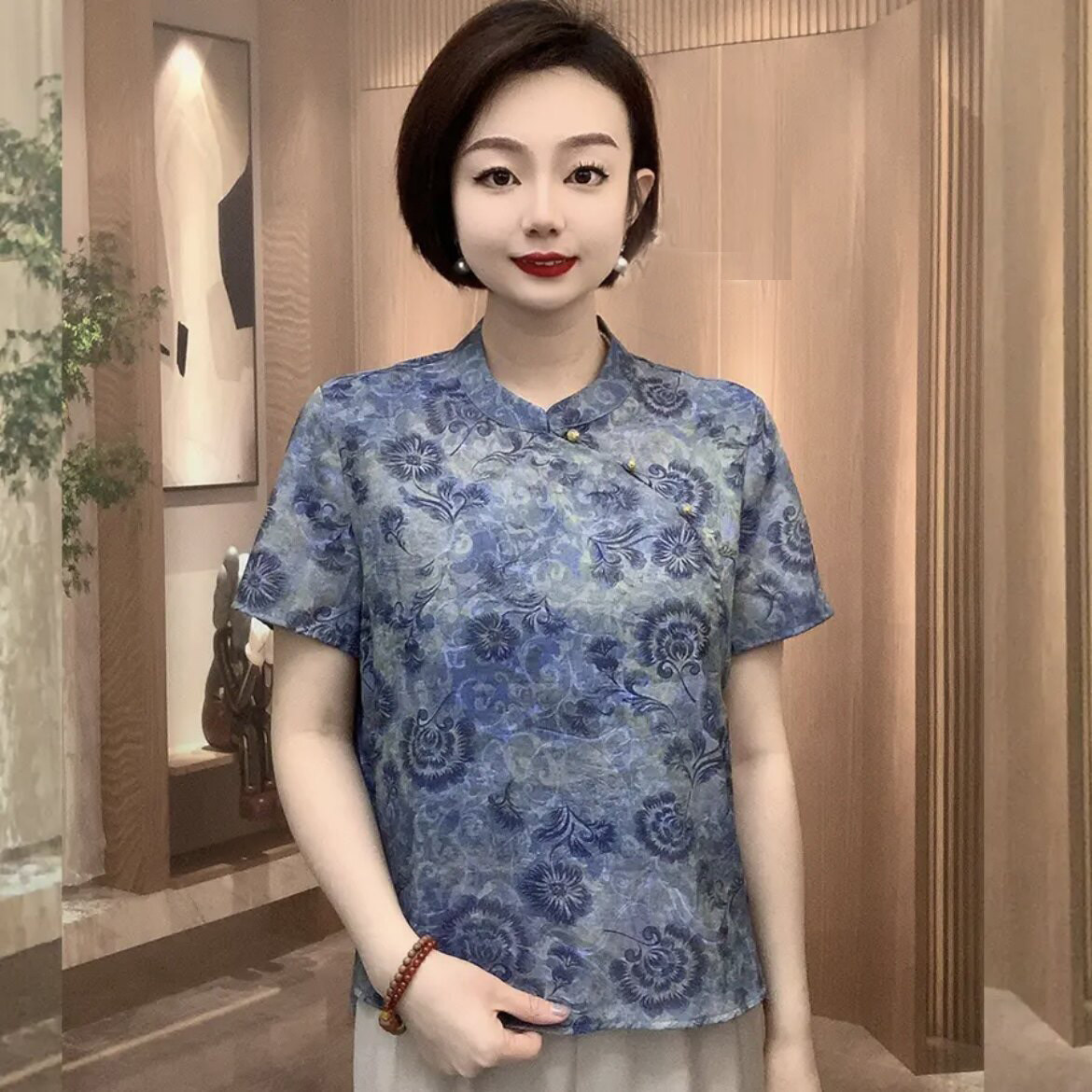 高档国风妈妈轻奢旗袍上衣夏季轻薄透气短袖花色体恤衫五六十岁女