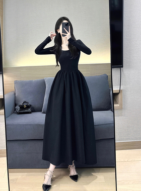 赫本风黑色连衣裙高级感秋季2023新款女装法式气质名媛复古长裙子