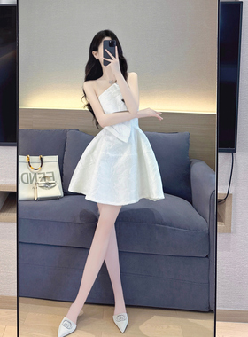 白色礼服裙轻奢小众高端2024夏季新款法式气质名媛收腰生日连衣裙