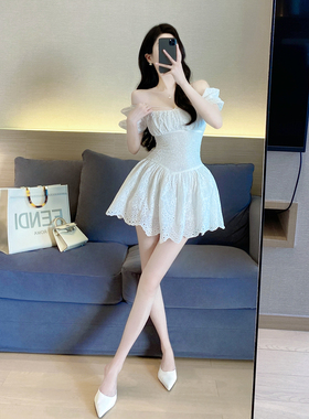 白色蕾丝连衣裙女夏季2022新款高级感法式气质收腰显瘦方领a字裙