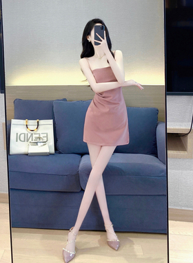 粉色吊带裙女夏季2023新款气质收腰显瘦纯欲风辣妹褶皱包臀连衣裙