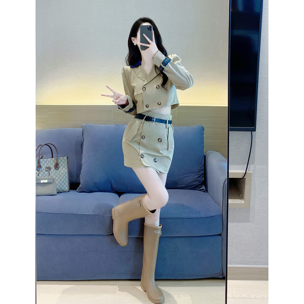 初秋新款女装套装2022气质名媛港味英伦风修身短款风衣外套两件套