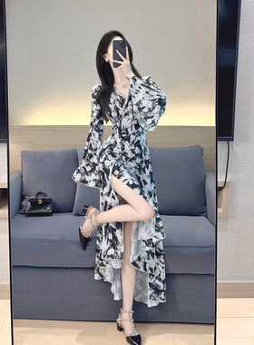 黑色碎花连衣裙秋季2023新款女装法式复古气质名媛v领中长款裙子