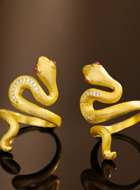 灵蛇戒指微镶锆石沙金本命年生肖蛇年指环复古宫廷拉丝金蛇食指戒