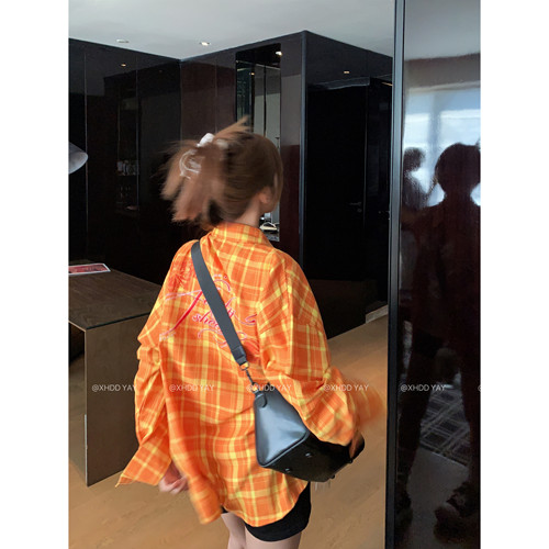 橘色格子宽松长袖衬衫女韩系