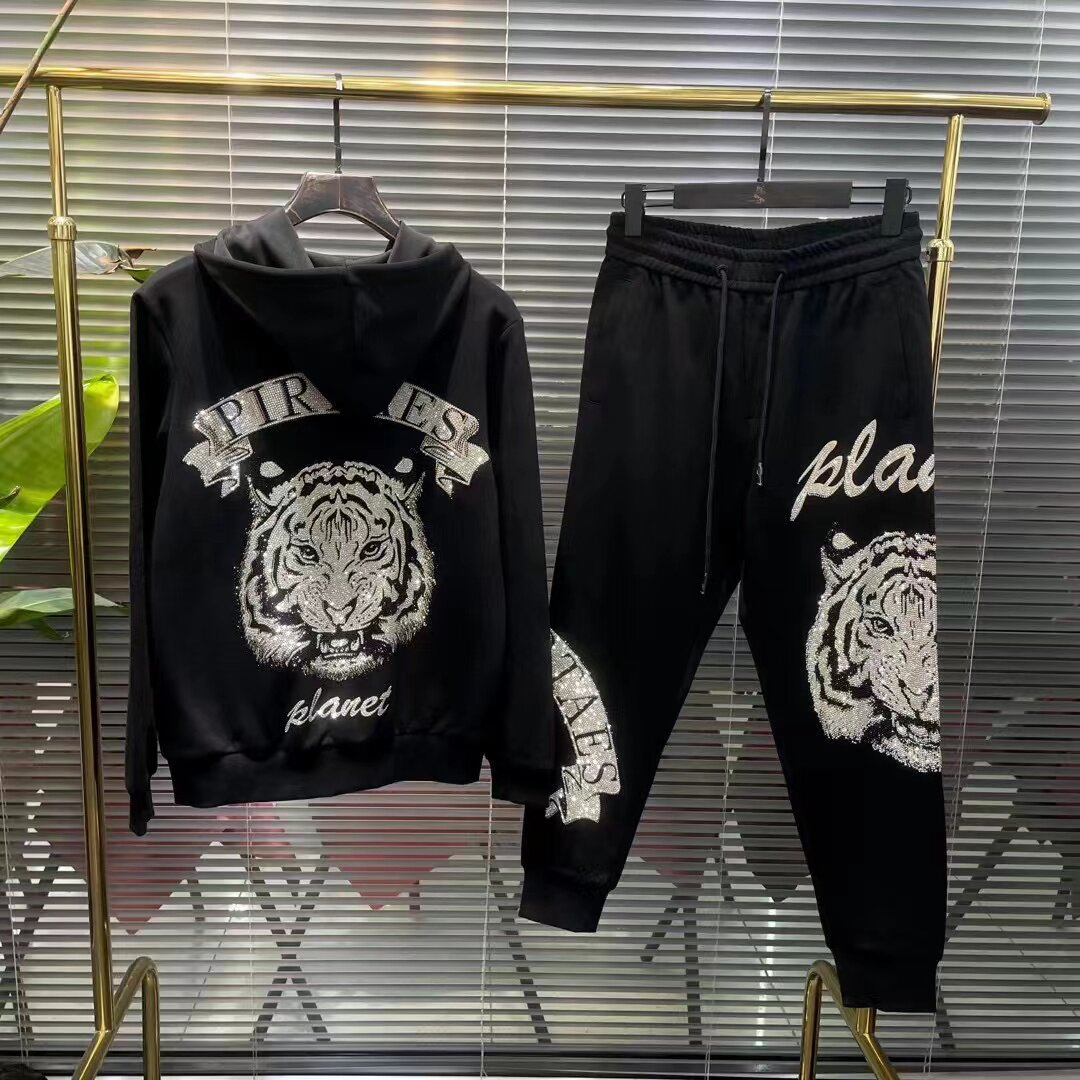 春季新款加厚潮牌烫钻连帽老虎头字母拉锁外套修身小脚裤运动套装