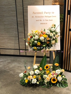 大连鲜花店酒店引导牌生日婚礼会议演唱会年会表彰引路指引牌装饰