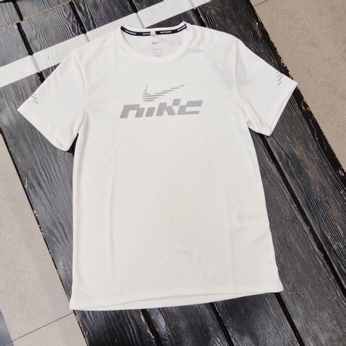 Nike男夏跑步速干短袖T恤