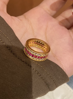 太闪了镶嵌满钻三排戒指女