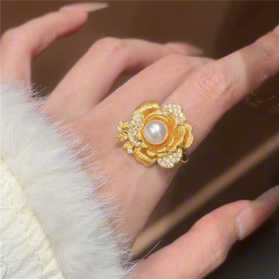 仿黄金色古法拉丝点钻仿珍珠玫瑰花戒指女可调节轻奢夸张花朵指环