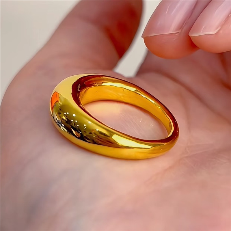仿真黄金色镜面亮面泥鳅背面包戒指女饱满圆圈纯素圈实心闭口戒子