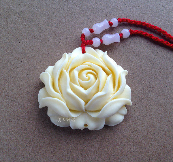 正品保真象牙白牦牛骨雕刻玫瑰花饰品吊坠毛衣项链女士配饰日韩