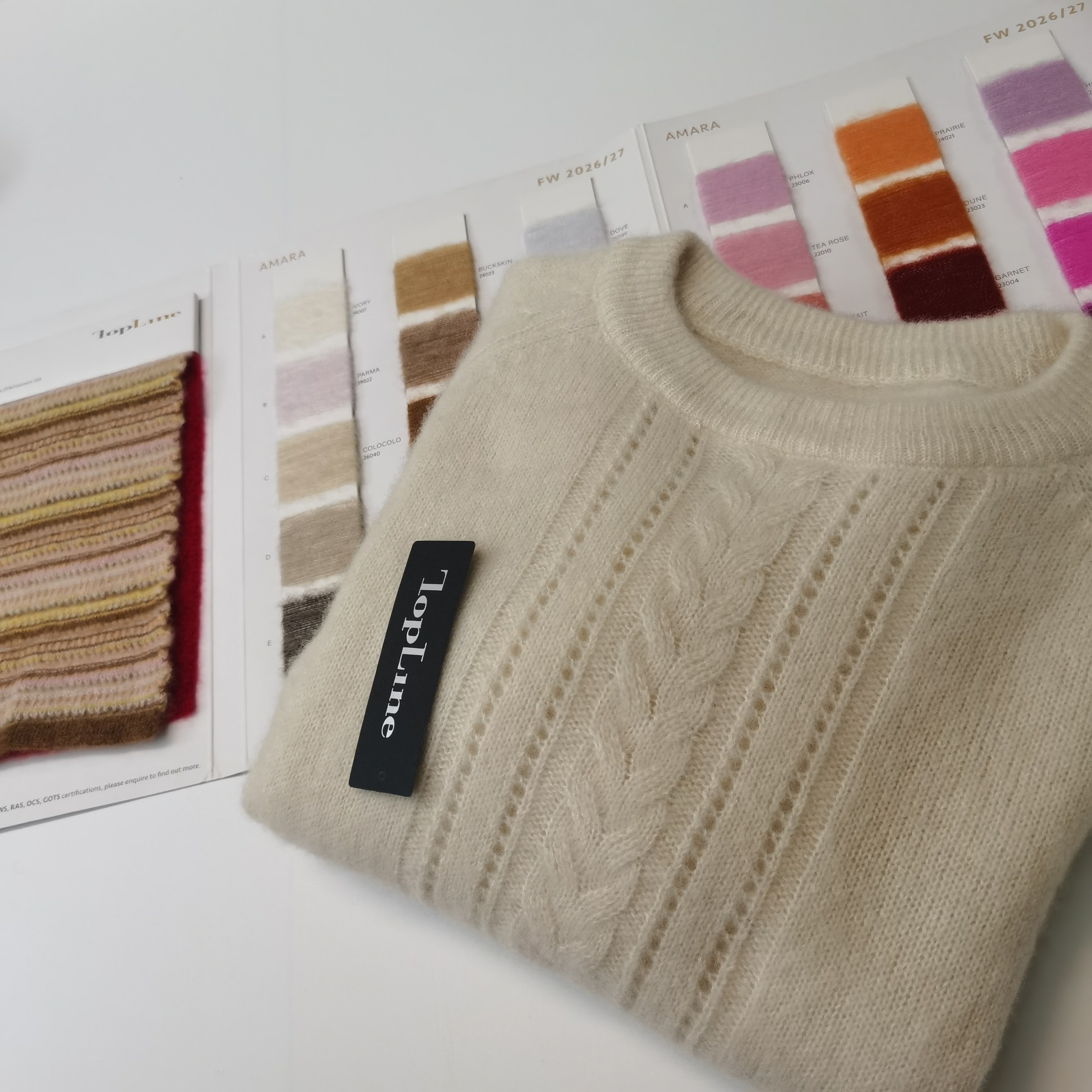 白厂丝羊绒康宝莱75山羊绒25白厂丝加厚款老钱风圆领软糯麻花上衣