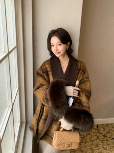 欲望都市‘双面羊绒大衣袖口狐狸毛毛格纹秋冬外套女气质名媛宽松
