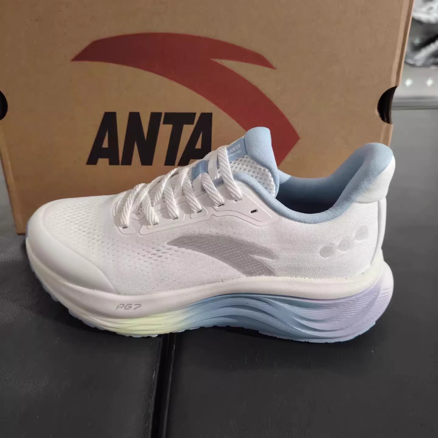 安踏PG7旅步V2.5跑鞋女子缓震4冬季革面加绒通勤运动鞋122615546