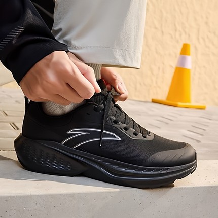 安踏跑步鞋男云途2025冬季新款革面2运动休闲通勤鞋正品112545519