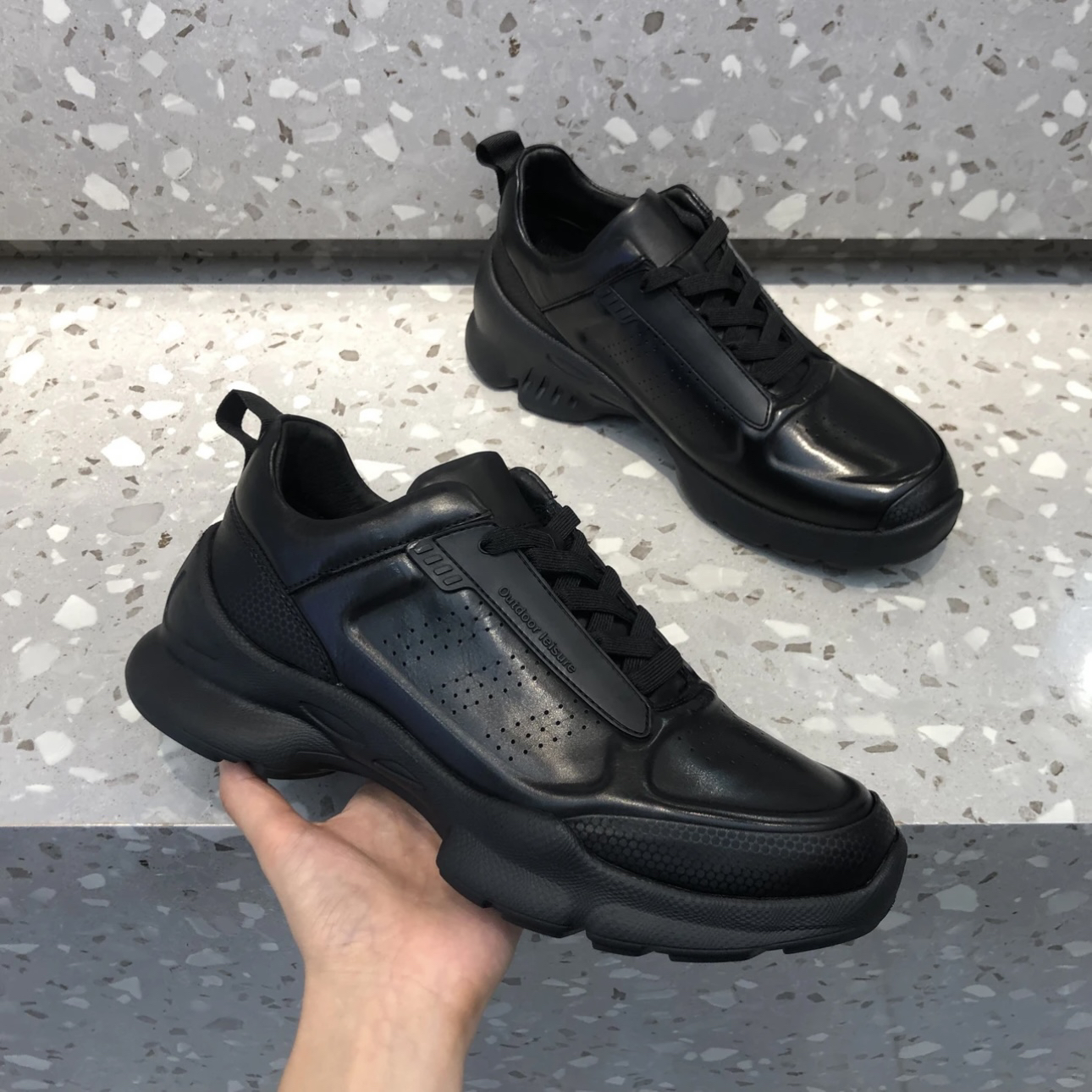 2024爆款时尚头层牛皮休闲运动鞋