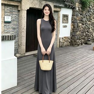 针织背心裙女款2026夏新款修身显瘦气质无袖连衣裙A字收腰长裙ins