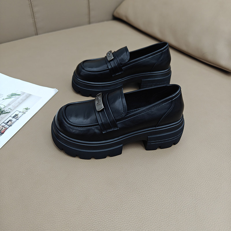 英伦风厚底一脚蹬小皮鞋女2025新款真皮百搭制服jk单鞋配裙乐福鞋