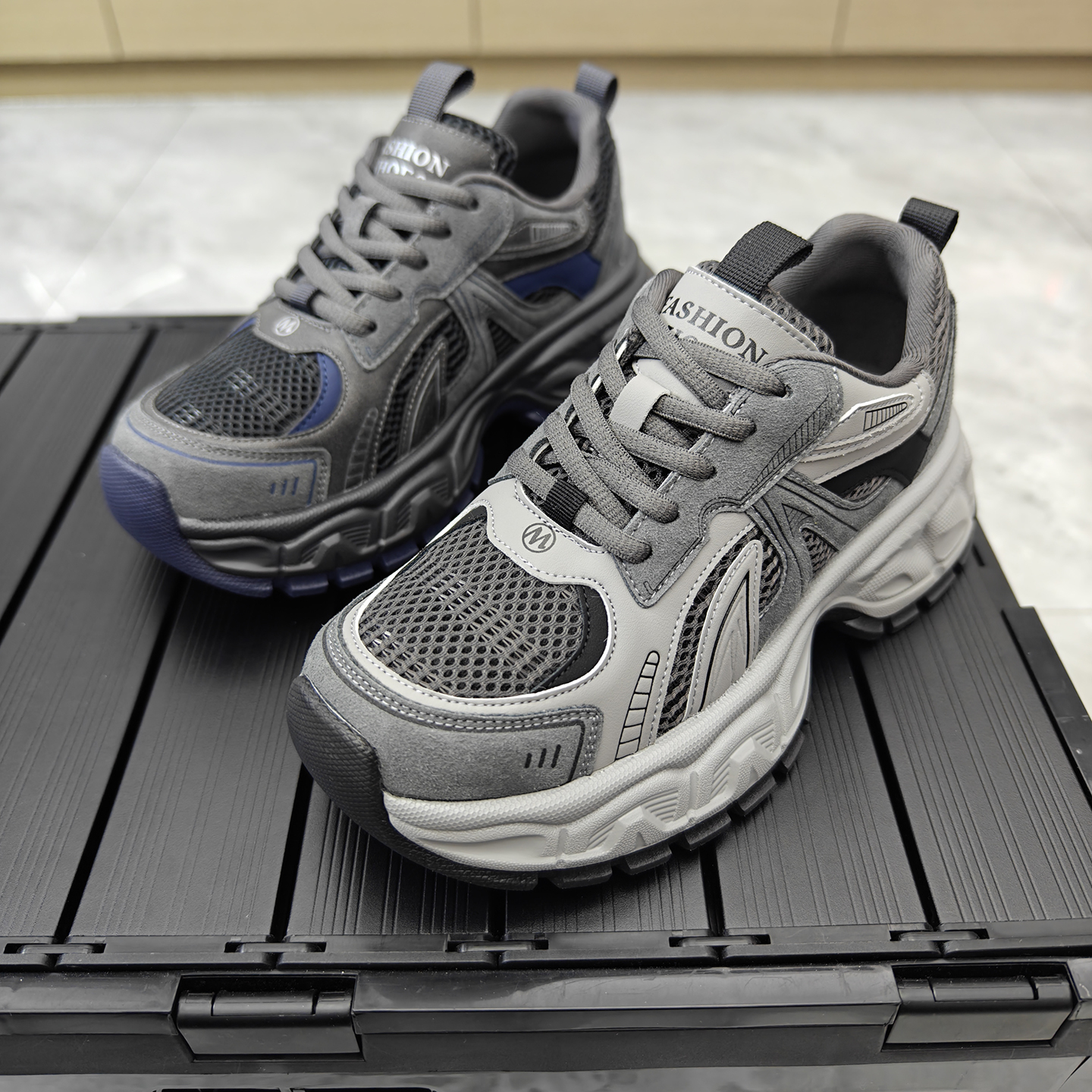 真皮碳灰色老爹鞋女2026新款休闲