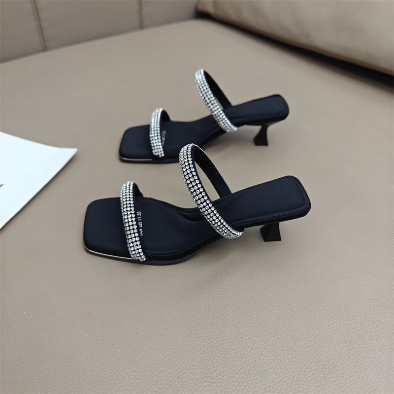 法式高级感水钻一字拖鞋仙女鞋子2025夏年季外穿时尚凉拖高跟凉鞋