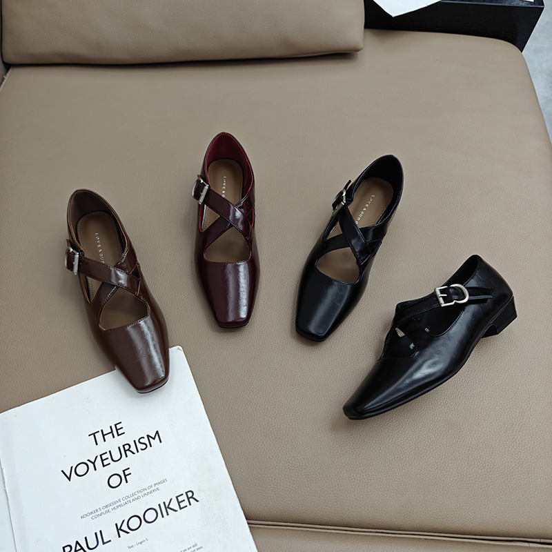 交叉带复古玛丽珍单鞋平底方跟女