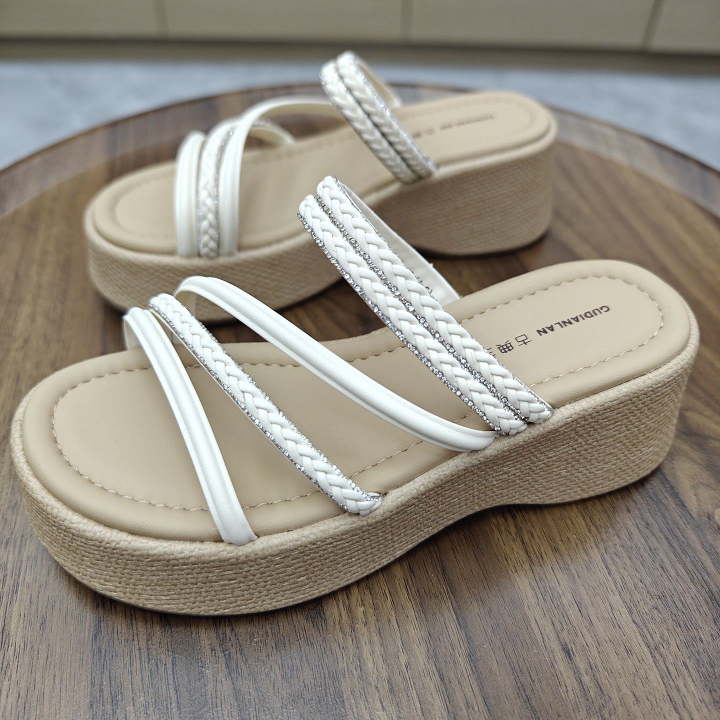 一字拖厚底坡跟拖鞋女夏季外穿2026新款配裙子水钻增高跟凉拖鞋女