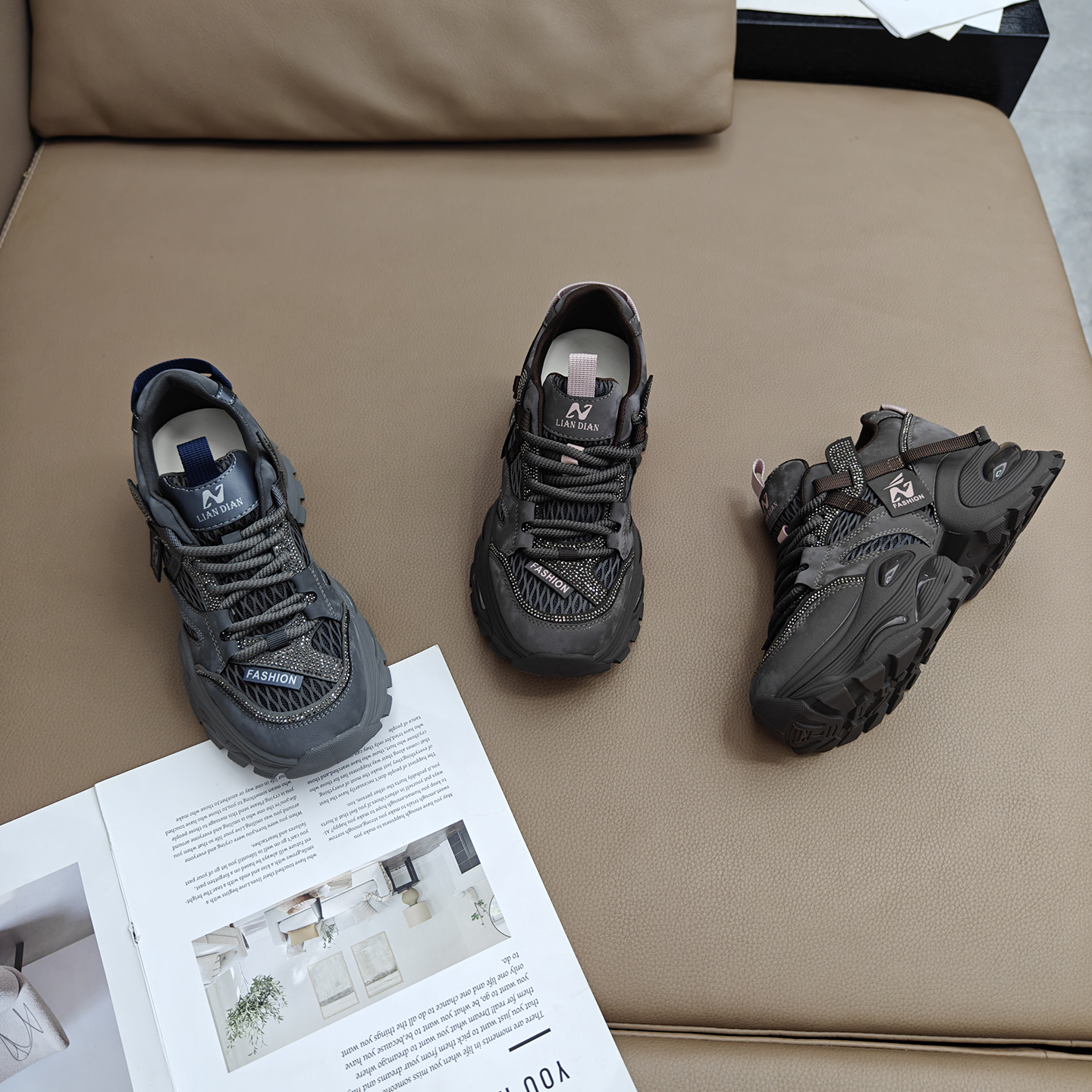 复古灰色水钻显脚小真皮老爹鞋女