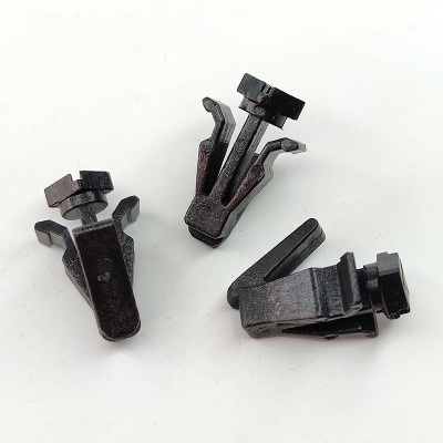 适用日产英菲尼迪FX35 FX45 G35前格栅保险杠盖固定器紧固件卡扣