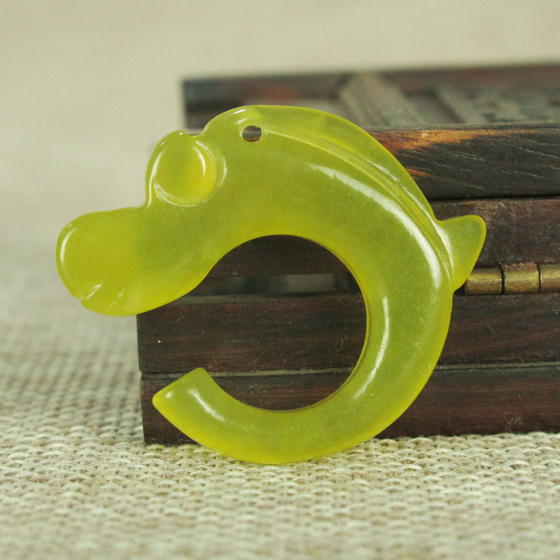 天然玉石玉猪龙吊坠挂件 玉钩龙c形龙玉坠岫玉项链男女红山玉器