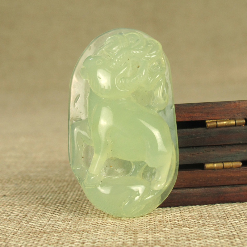 天然岫岩玉生肖牛吊坠挂件 福牛玉石项链玉坠玉器男女属相本命年