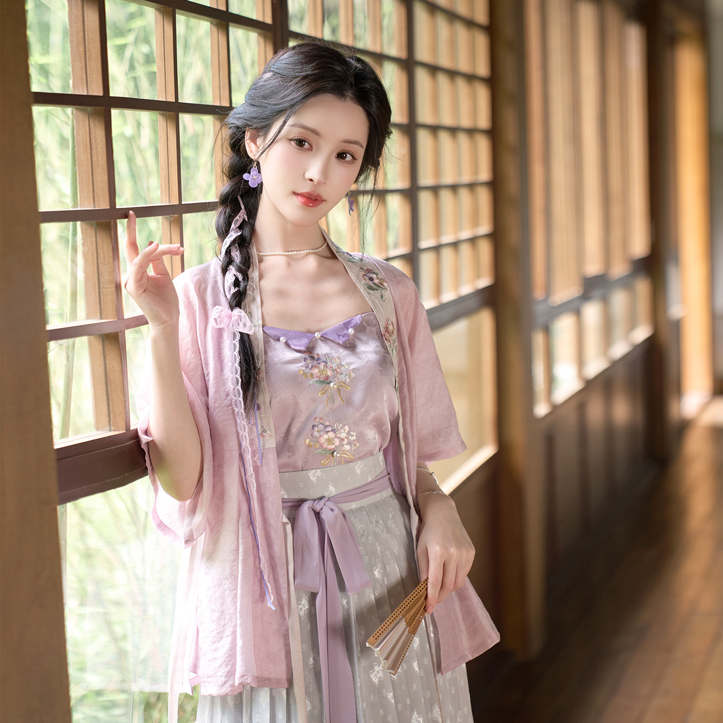 花千树 清水溪汉初汉服夏季清凉新款汉服明制对交穿一片式百迭裙图片