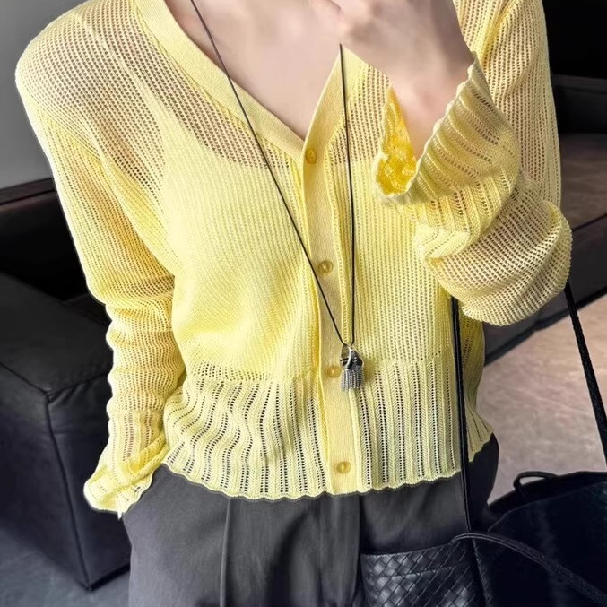 秋季新款喇叭袖V领纯色气质百搭和纸纱针织开衫女薄款外搭上衣