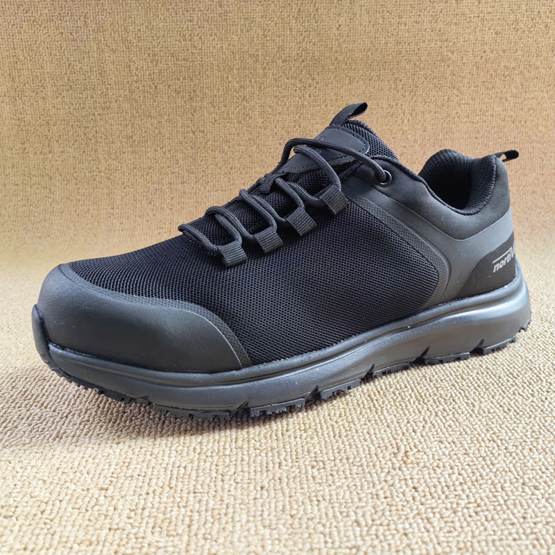 捡漏热切透气劳保鞋 防油防滑耐磨防油安全钢头防护鞋 厨师工作鞋