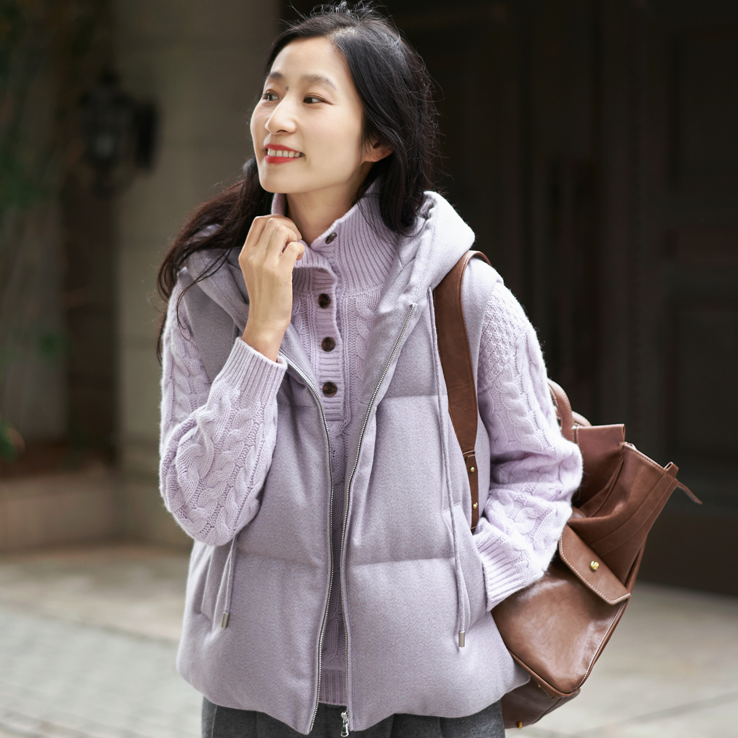 斐雪 色彩暧昧的艺术品 雾紫彩纱梭织羊绒面料高级感连帽鹅绒马甲