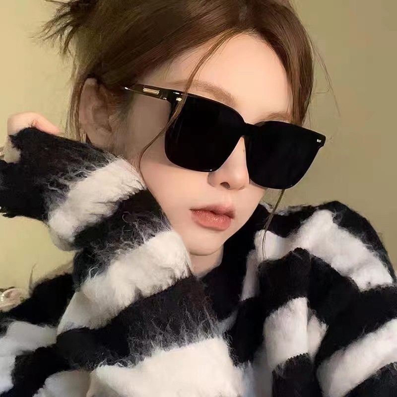 2512韩版方形防晒茶色眼镜ins感墨镜防紫外线圆脸时尚街拍太阳镜