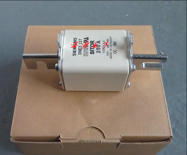 Fuse 3ua52 40-2b 12.5-20a 3ua52 40-1d 2-3.2a modularin the Hardware/Tool , Electrical control, 高压开关与保护电器装置, 高压熔断器 category - from Buy2taobao.com to provide professional Taobao agent buy service
