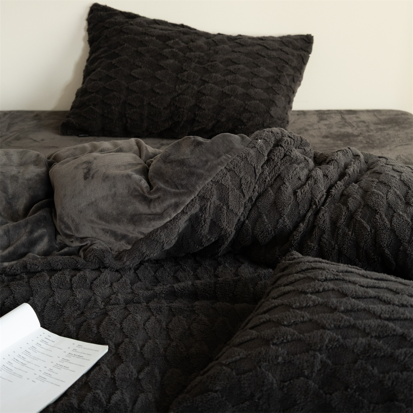 简约现代菱形泰迪绒牛奶绒四件套