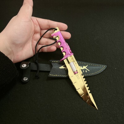 赛博朋克流附伤猎头匕首模型