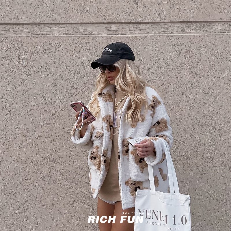 羊羔毛绒拉链口袋宽松夹克