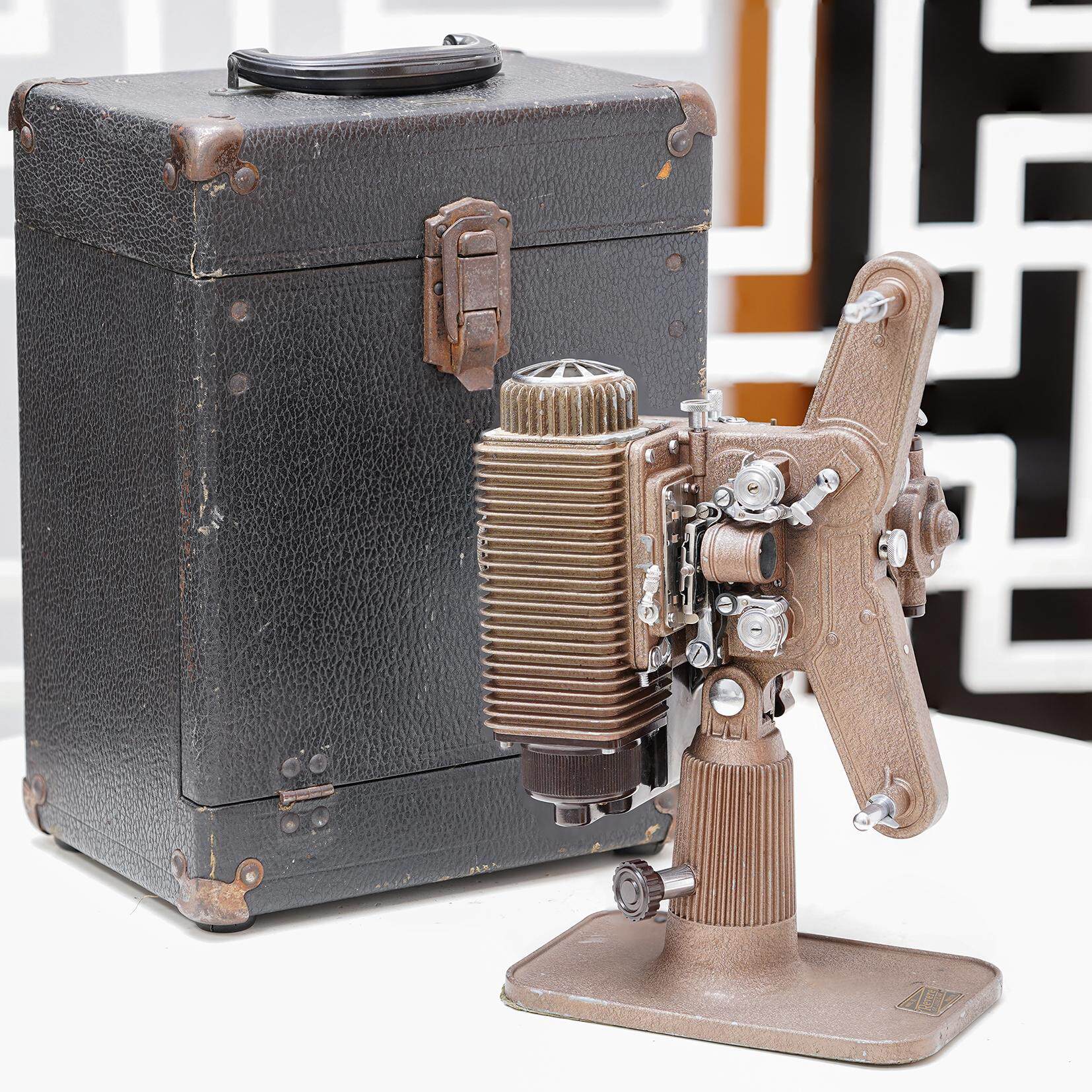 Revere 利威尔8 毫米电影放映机 Model85 美国制造 8mm胶片播放机