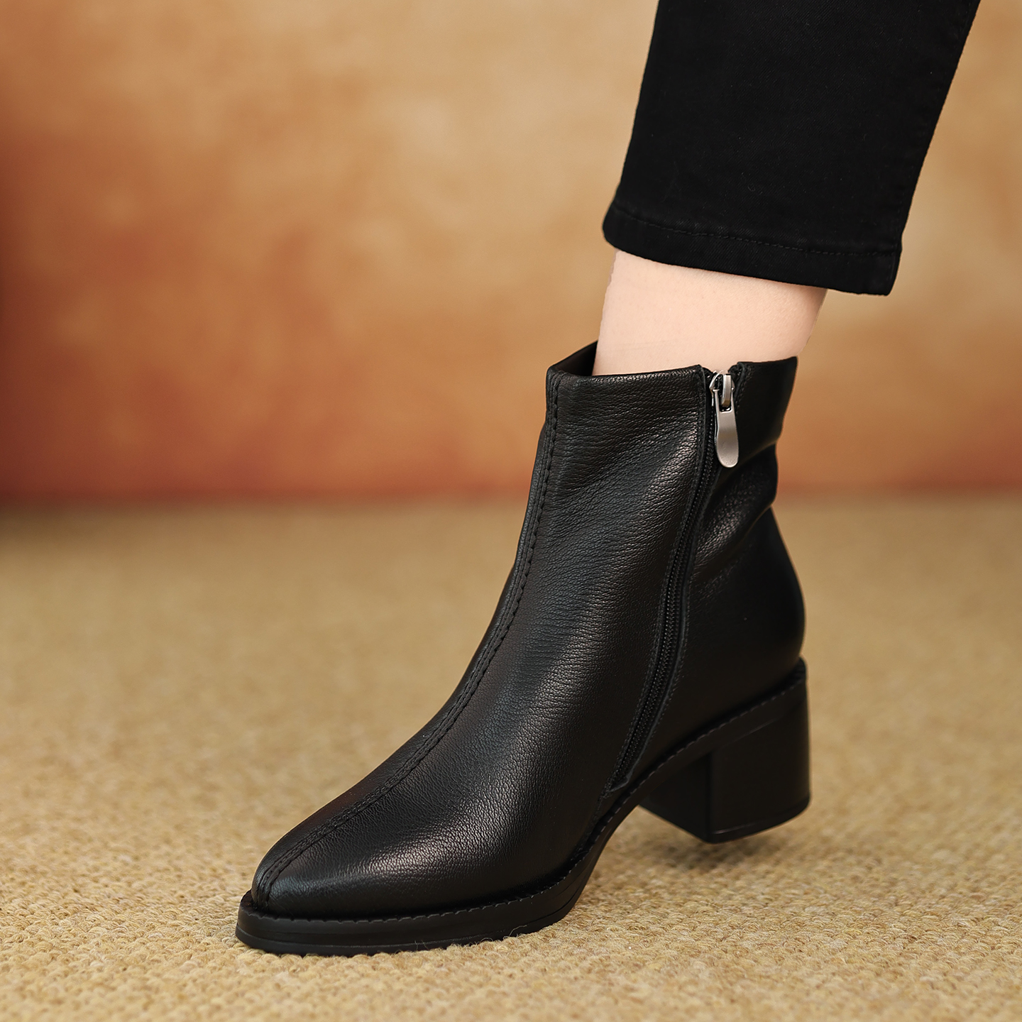 巨软羊皮~5厘米粗跟短靴女黑色