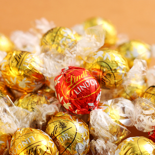 新年元 旦礼物Lindt瑞士莲软心薄荷叶巧克力球牛奶零食糖果礼盒