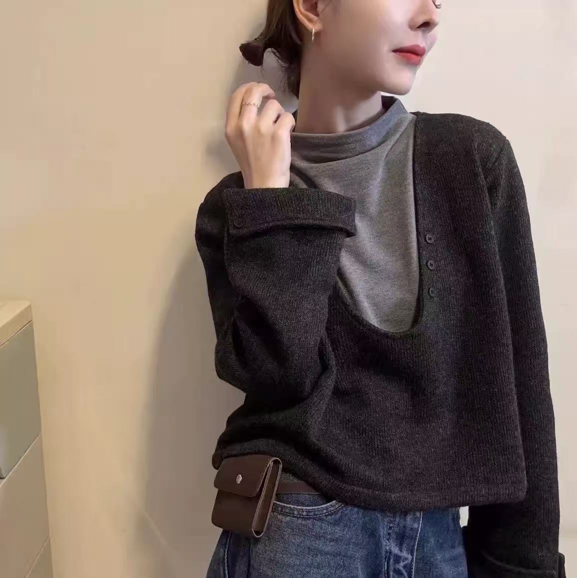 31052/高领假两件拼接打底衫哎-is【少量清仓】