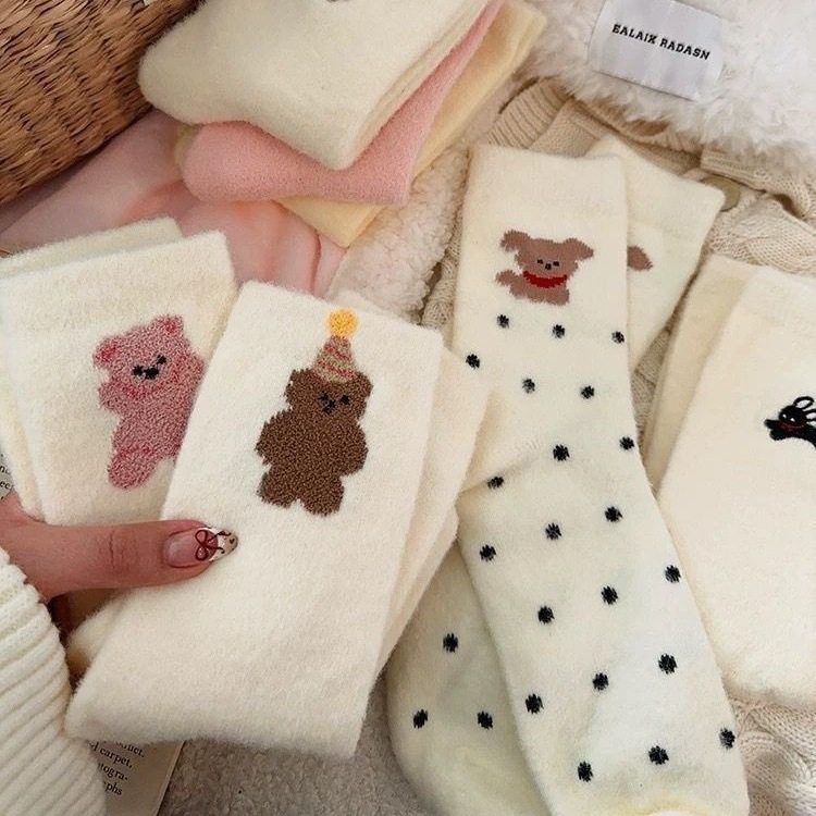 秋冬水貂绒袜子女中筒袜可爱卡通澳绒加绒加厚保暖毛绒月子睡眠袜