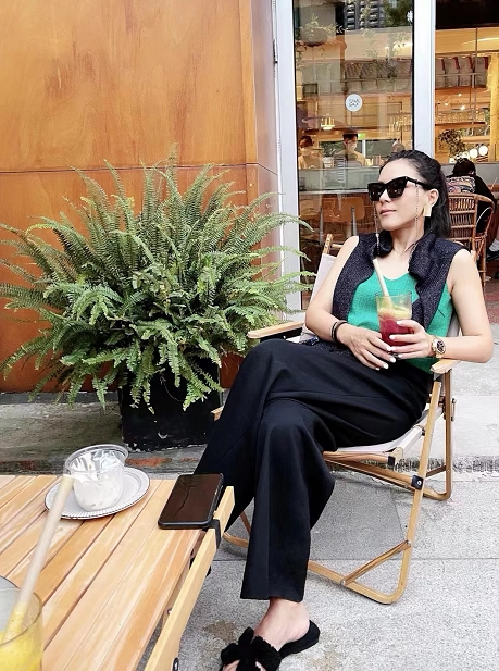 汤汤2004 法式优雅绿色格纹小u型背心女简约叠穿舒适dzdjd24061